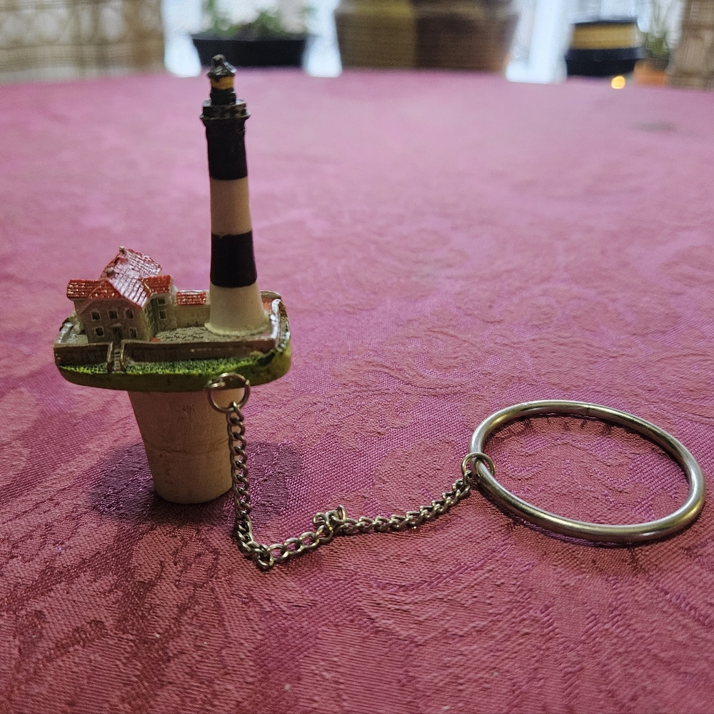 NWOT LIGHTHOUSE BOTTLE CORK TOPPER